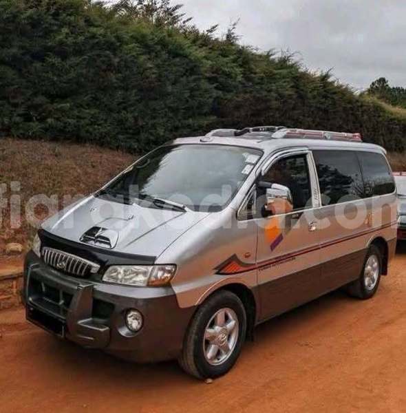 Big with watermark hyundai starex analamanga antananarivo 9320