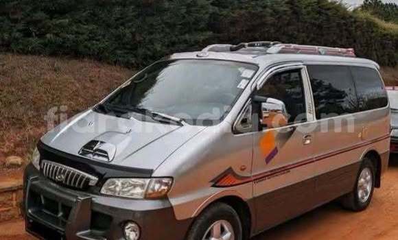 Acheter Occasion Voiture Hyundai Starex Autre à Antananarivo, Analamanga Acheter Occasion Voiture Hyundai Starex Autre à Antananarivo, Analamanga