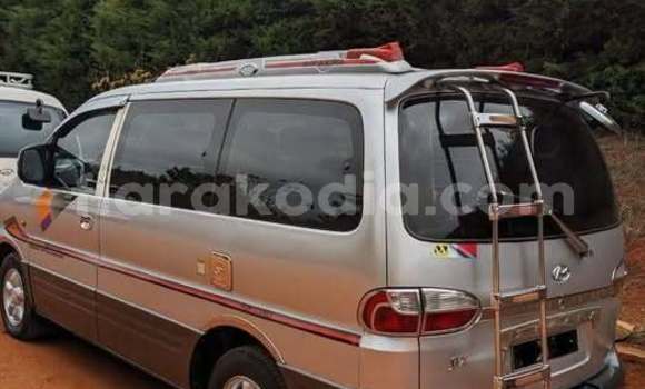 Acheter Occasion Voiture Hyundai Starex Autre à Antananarivo, Analamanga Acheter Occasion Voiture Hyundai Starex Autre à Antananarivo, Analamanga