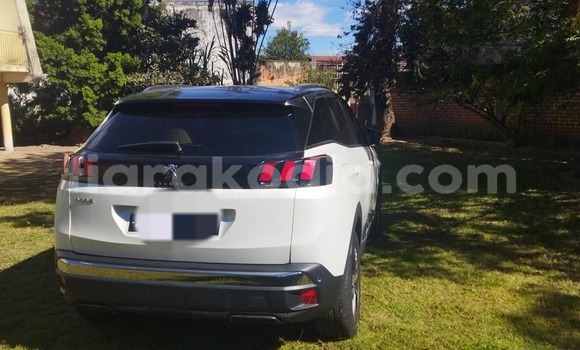 Buy Used Peugeot 3008 White Car in Antananarivo in Analamanga Buy Used Peugeot 3008 White Car in Antananarivo in Analamanga