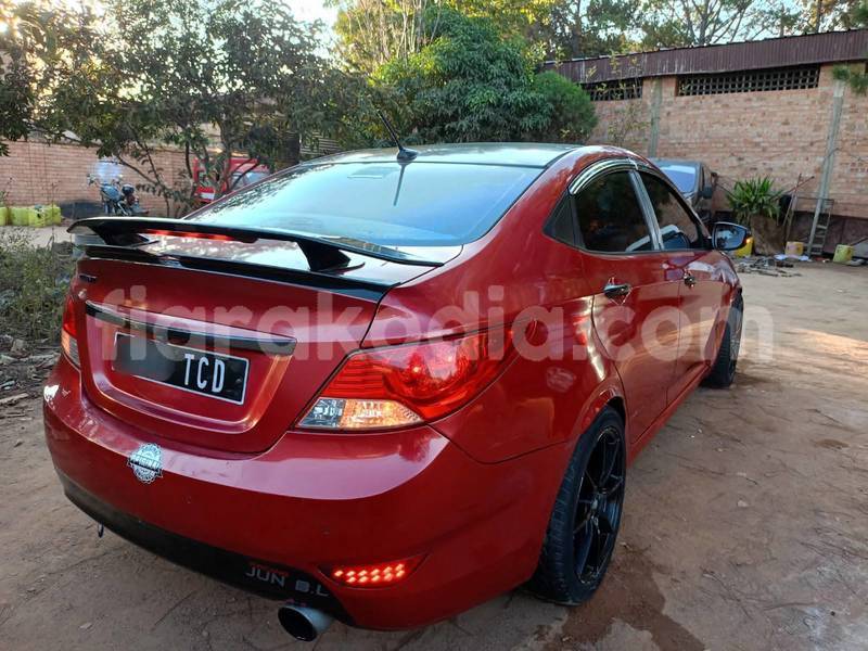 Big with watermark hyundai accent analamanga antananarivo 9328