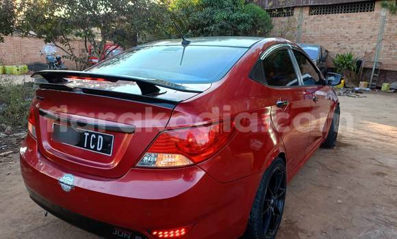 Buy Used Hyundai Accent Red Car in Antananarivo in Analamanga Buy Used Hyundai Accent Red Car in Antananarivo in Analamanga