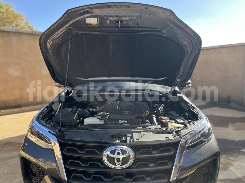 Big with watermark toyota fortuner analamanga antananarivo 9329