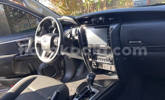 Buy Used Toyota Fortuner Silver Car in Antananarivo in Analamanga Buy Used Toyota Fortuner Silver Car in Antananarivo in Analamanga