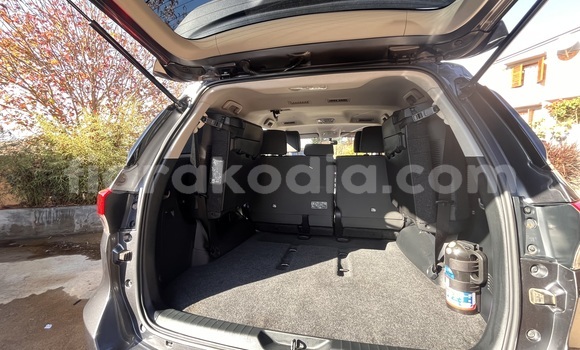 Buy Used Toyota Fortuner Silver Car in Antananarivo in Analamanga Buy Used Toyota Fortuner Silver Car in Antananarivo in Analamanga