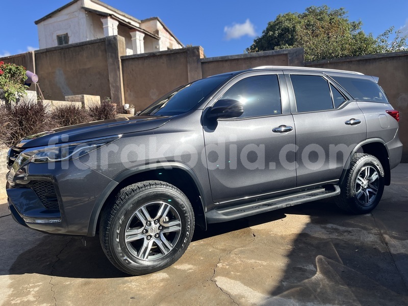 Big with watermark toyota fortuner analamanga antananarivo 9329