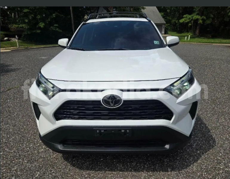 Big with watermark toyota rav4 analamanga ankazobe 9330