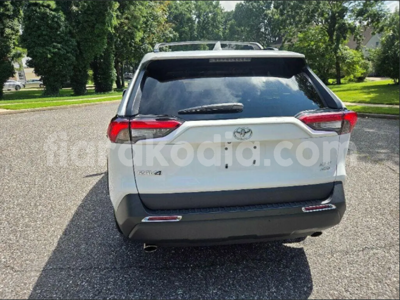 Big with watermark toyota rav4 analamanga ankazobe 9330