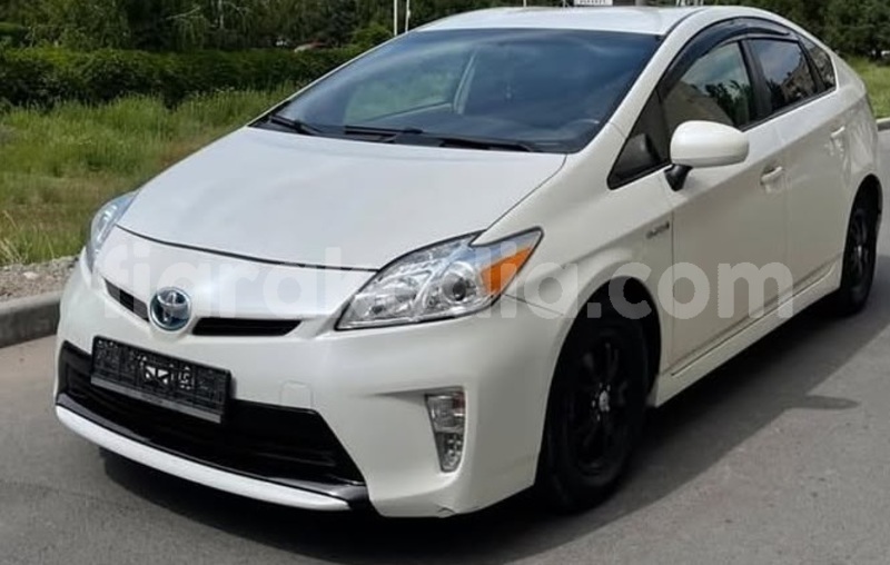 Big with watermark toyota prius analamanga antananarivo 9332