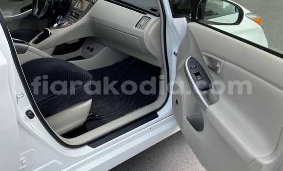 Buy Used Toyota Prius White Car in Antananarivo in Analamanga Buy Used Toyota Prius White Car in Antananarivo in Analamanga