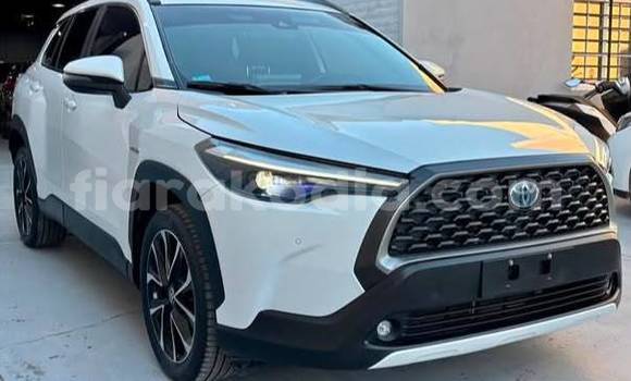 Buy Used Toyota Corolla Cross White Car in Antananarivo in Analamanga Buy Used Toyota Corolla Cross White Car in Antananarivo in Analamanga