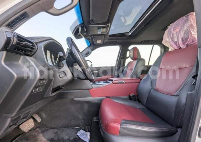 Big with watermark toyota land cruiser analamanga antananarivo 9337