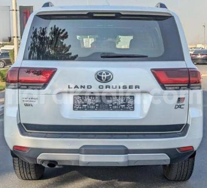 Big with watermark toyota land cruiser analamanga antananarivo 9337
