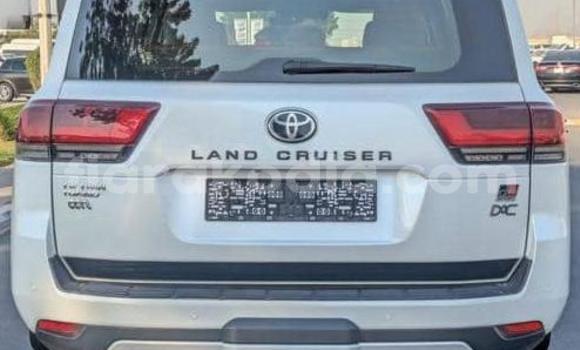 Buy Used Toyota Land Cruiser White Car in Antananarivo in Analamanga Buy Used Toyota Land Cruiser White Car in Antananarivo in Analamanga