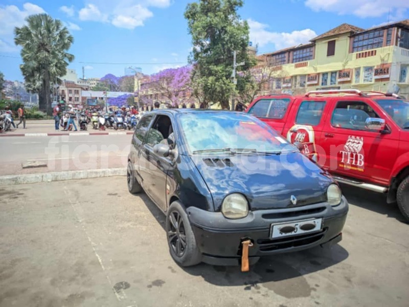 Big with watermark renault twingo analamanga antananarivo 9340