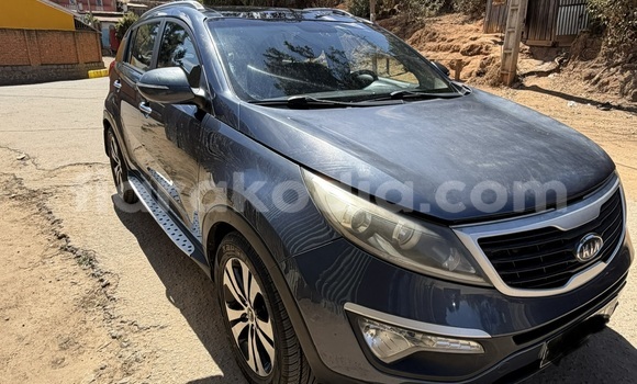 Buy Used Kia Sportage Blue Car in Antananarivo in Analamanga Buy Used Kia Sportage Blue Car in Antananarivo in Analamanga