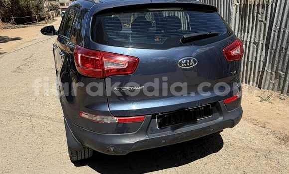 Buy Used Kia Sportage Blue Car in Antananarivo in Analamanga Buy Used Kia Sportage Blue Car in Antananarivo in Analamanga