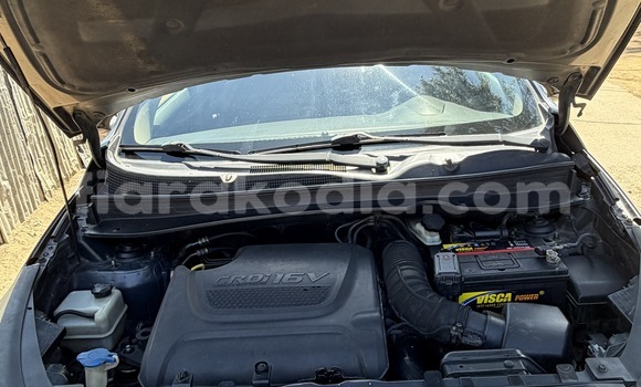 Buy Used Kia Sportage Blue Car in Antananarivo in Analamanga Buy Used Kia Sportage Blue Car in Antananarivo in Analamanga
