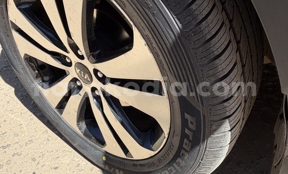 Buy Used Kia Sportage Blue Car in Antananarivo in Analamanga Buy Used Kia Sportage Blue Car in Antananarivo in Analamanga