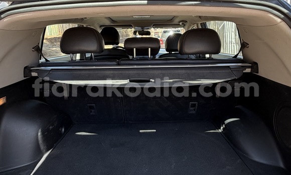 Buy Used Kia Sportage Blue Car in Antananarivo in Analamanga Buy Used Kia Sportage Blue Car in Antananarivo in Analamanga