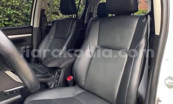 Buy Used Toyota Hilux White Car in Antananarivo in Analamanga Buy Used Toyota Hilux White Car in Antananarivo in Analamanga