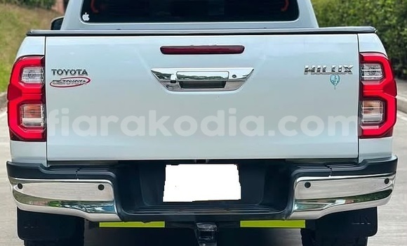 Buy Used Toyota Hilux White Car in Antananarivo in Analamanga Buy Used Toyota Hilux White Car in Antananarivo in Analamanga