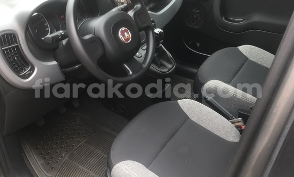 Acheter Occasion Voiture Fiat Panda Gris à Antananarivo, Analamanga Acheter Occasion Voiture Fiat Panda Gris à Antananarivo, Analamanga