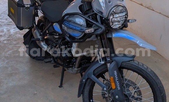 Hividy Royal Enfield GT Blue Bike in Antananarivo in Analamanga Hividy Royal Enfield GT Blue Bike in Antananarivo in Analamanga