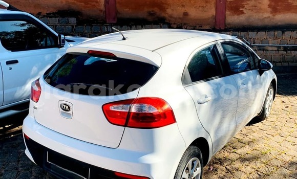 Acheter Occasion Voiture Kia Rio Blanc à Antananarivo, Analamanga Acheter Occasion Voiture Kia Rio Blanc à Antananarivo, Analamanga