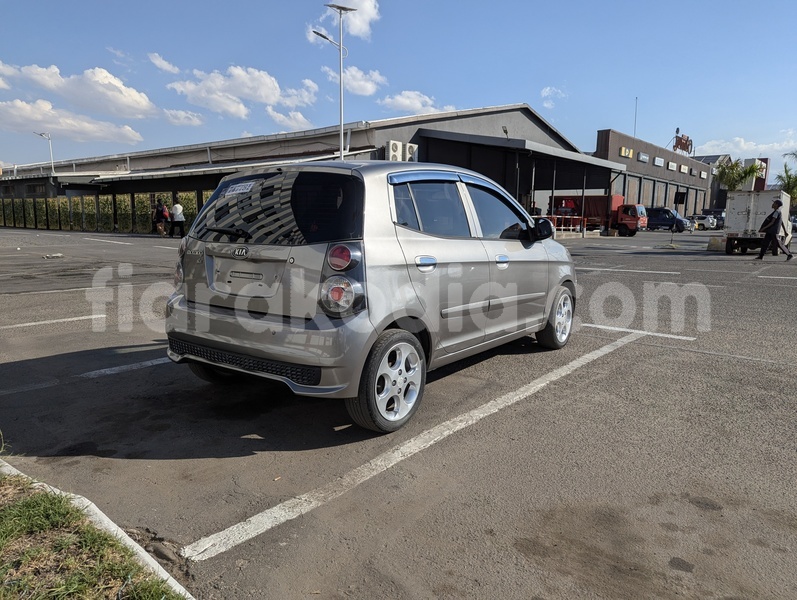 Big with watermark kia picanto analamanga antananarivo 9358