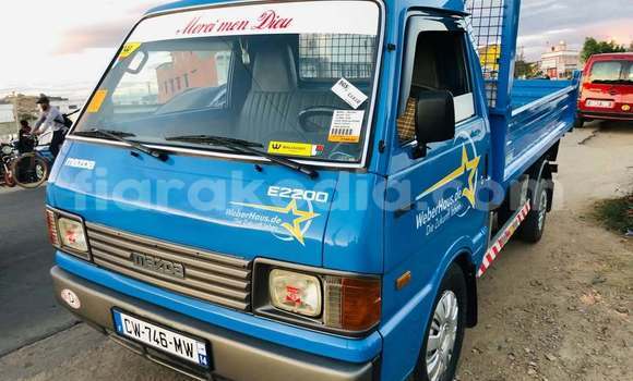 Acheter Occasion Voiture Mazda Bongo Bleu à Antananarivo, Analamanga Acheter Occasion Voiture Mazda Bongo Bleu à Antananarivo, Analamanga