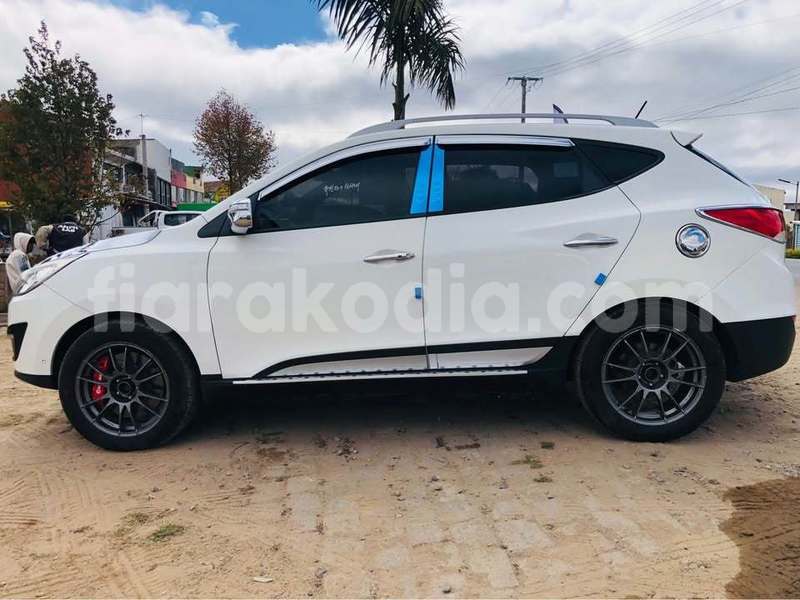 Big with watermark hyundai tucson diana import dubai 9374