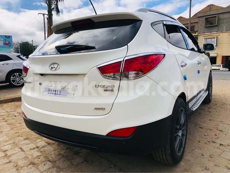 Big with watermark hyundai tucson diana import dubai 9374