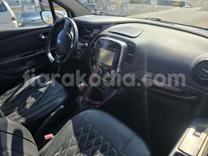 Big with watermark renault captur analamanga antananarivo 9376