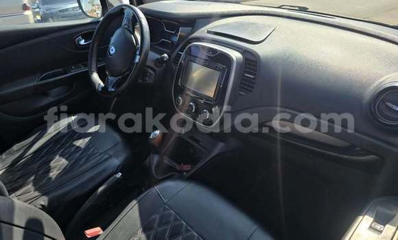 Acheter Occasion Voiture Renault Captur Gris à Antananarivo, Analamanga Acheter Occasion Voiture Renault Captur Gris à Antananarivo, Analamanga