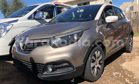 Acheter Occasion Voiture Renault Captur Gris à Antananarivo, Analamanga Acheter Occasion Voiture Renault Captur Gris à Antananarivo, Analamanga