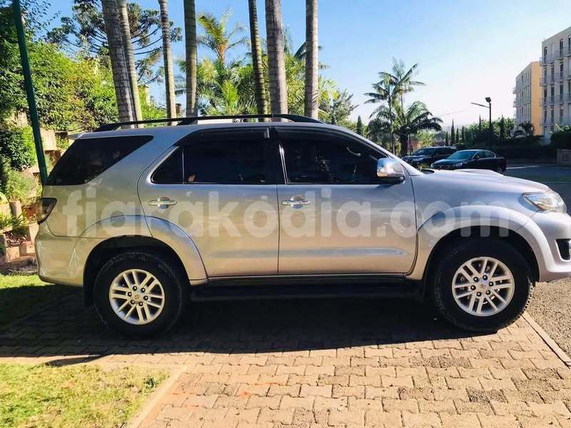 Big with watermark toyota fortuner analamanga antananarivo 9380