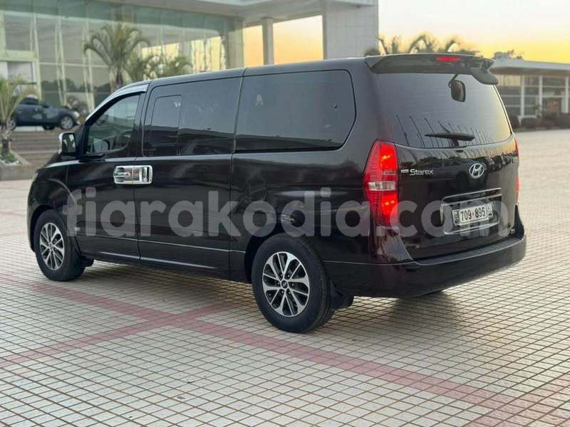 Big with watermark hyundai grand starex analamanga antananarivo 9381