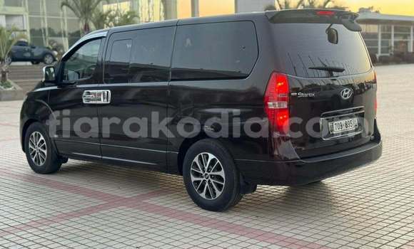 Acheter Occasion Voiture Hyundai Grand Starex Noir à Antananarivo, Analamanga Acheter Occasion Voiture Hyundai Grand Starex Noir à Antananarivo, Analamanga