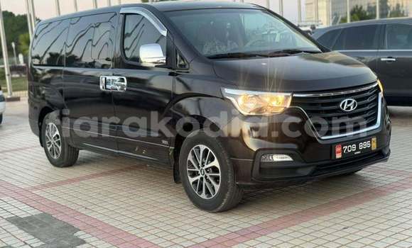 Acheter Occasion Voiture Hyundai Grand Starex Noir à Antananarivo, Analamanga Acheter Occasion Voiture Hyundai Grand Starex Noir à Antananarivo, Analamanga