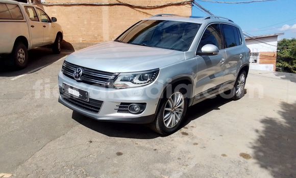 Buy Used Volkswagen Tiguan Silver Car in Antananarivo in Analamanga Buy Used Volkswagen Tiguan Silver Car in Antananarivo in Analamanga