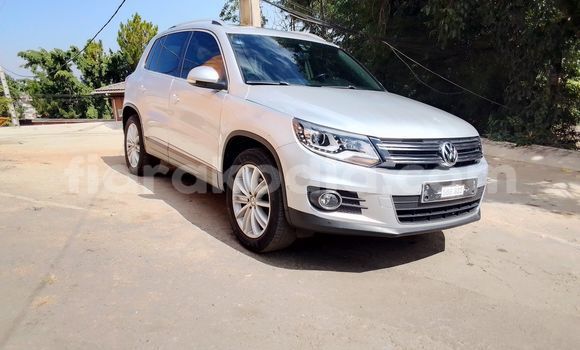 Buy Used Volkswagen Tiguan Silver Car in Antananarivo in Analamanga Buy Used Volkswagen Tiguan Silver Car in Antananarivo in Analamanga