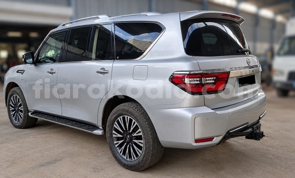 Buy Used Nissan Patrol Silver Car in Antananarivo in Analamanga Buy Used Nissan Patrol Silver Car in Antananarivo in Analamanga