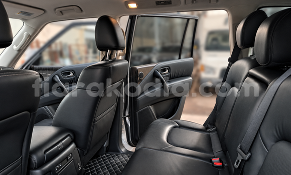 Buy Used Nissan Patrol Silver Car in Antananarivo in Analamanga Buy Used Nissan Patrol Silver Car in Antananarivo in Analamanga