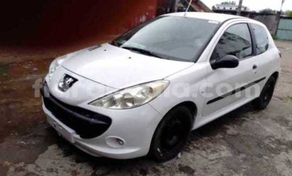 Buy Used Peugeot 206 White Car in Antananarivo in Analamanga Buy Used Peugeot 206 White Car in Antananarivo in Analamanga