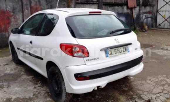 Buy Used Peugeot 206 White Car in Antananarivo in Analamanga Buy Used Peugeot 206 White Car in Antananarivo in Analamanga