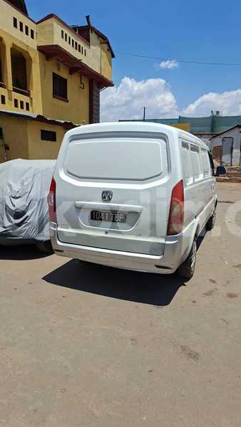 Big with watermark komatsu d31s analamanga antananarivo 9401