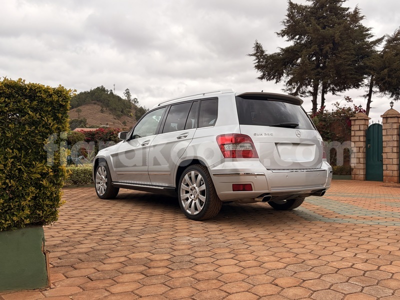 Big with watermark mercedes viano analamanga antananarivo 9402