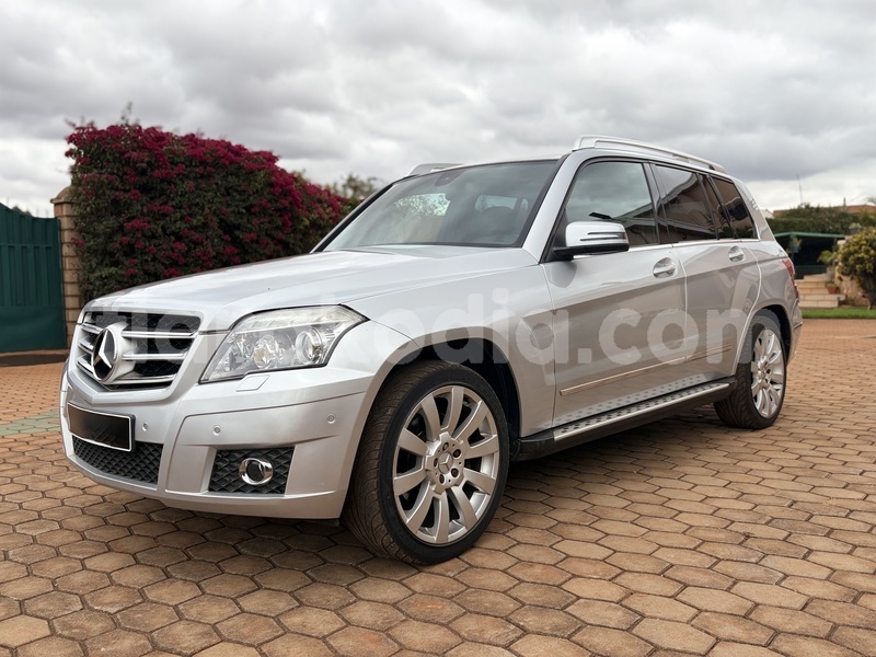 Big with watermark mercedes viano analamanga antananarivo 9402