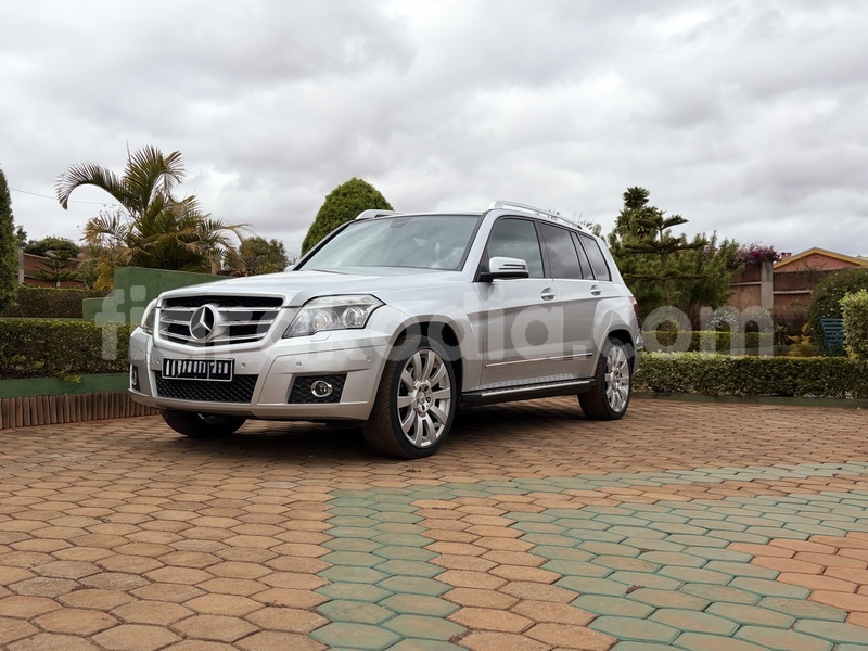 Big with watermark mercedes viano analamanga antananarivo 9402
